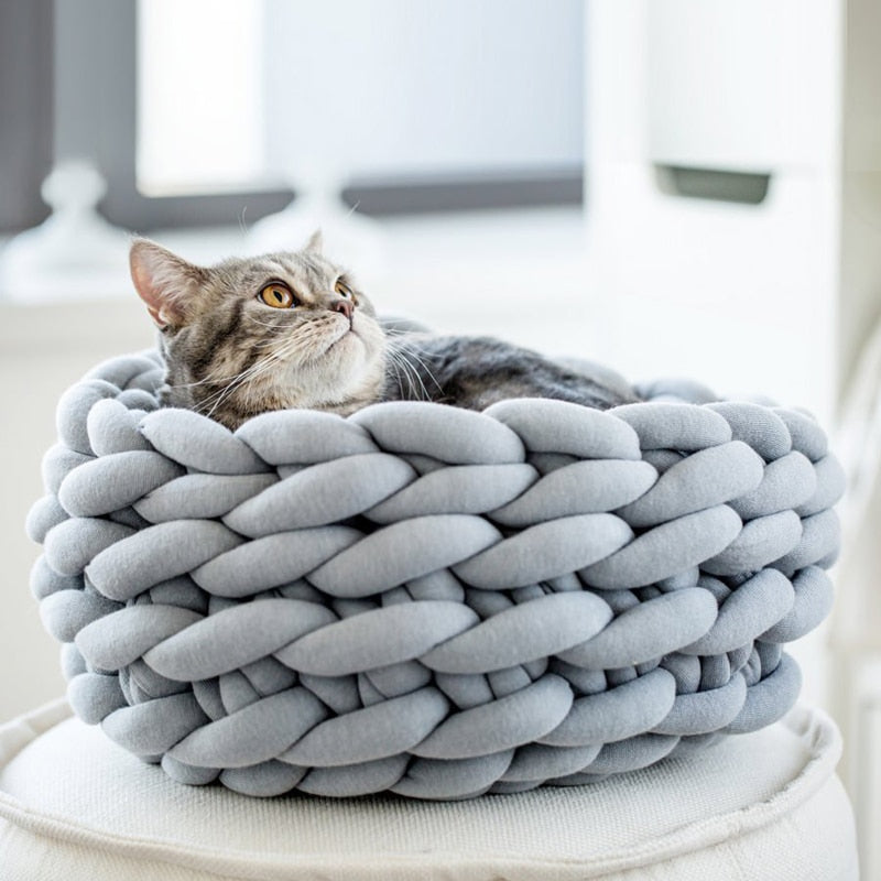 Braided Pet Bed - Cozy Indoor Pet Bed for Dogs and Cats